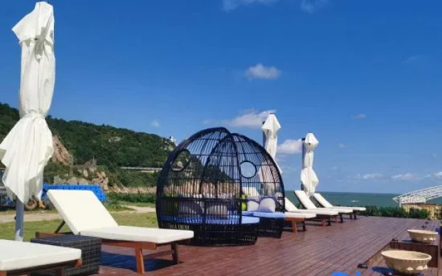 Jihu Beach Hotel