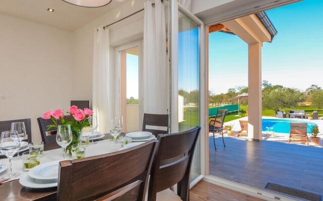 Villa Josipa-with Pool and Beautiful Garden