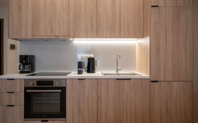 Io Suites