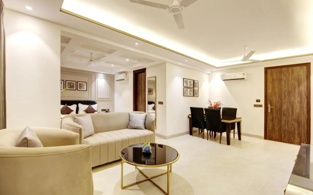 Saltstayz Premier – Galleria Market Road & Sector 27