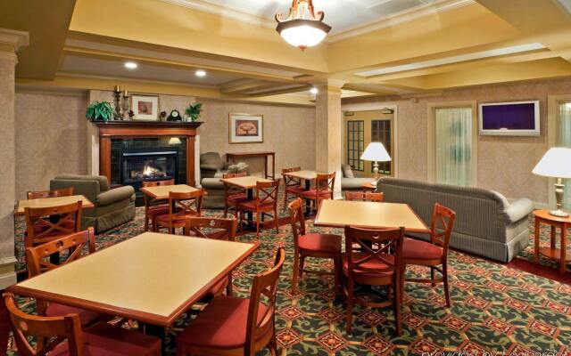 Holiday Inn Express Suites Clifton Park by IHG