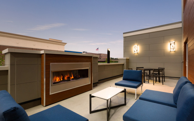 Holiday Inn Exp Stes Univ