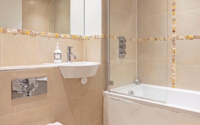 Child & pet friendly | Parking