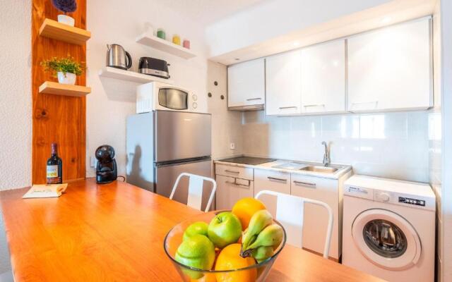 #065 Vila Magna Flat with Pool by Home Holidays