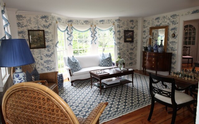 The Deacon & James Pharmacy B&B