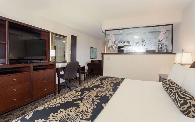 Shilo Inn Suites Hotel - Portland Airport