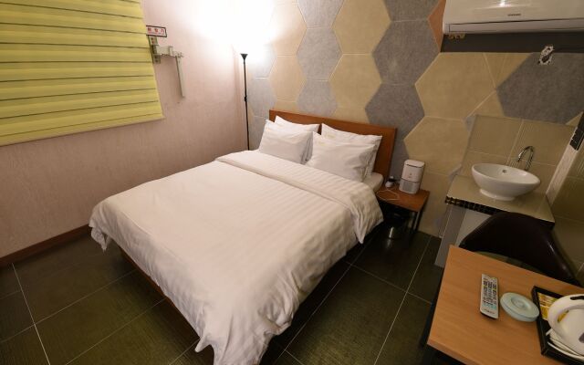 Hotel Yaja Jecheon Station
