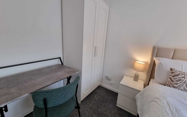 Captivating 3-bed House in Strood, Rochester Kent