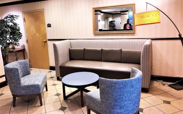 Holiday Inn Express Syracuse Airport by IHG