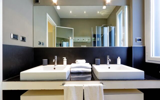 Spanish Steps Modern Apartment Balcony