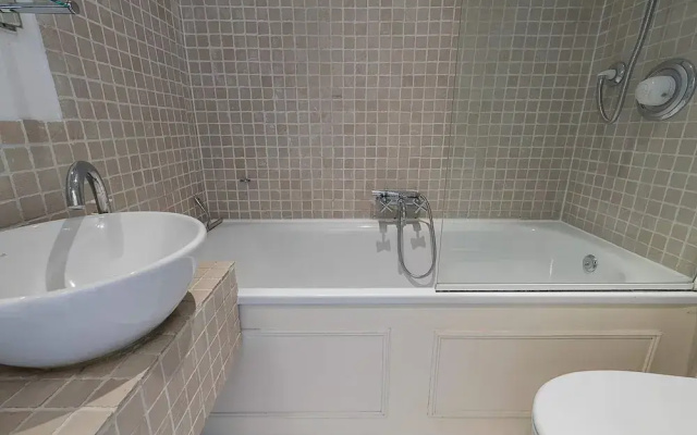 JOIVY Charming 1-Bedroom Flat with Patio