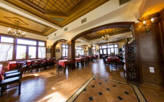Etheres Tzoumerkon Mountain Resort