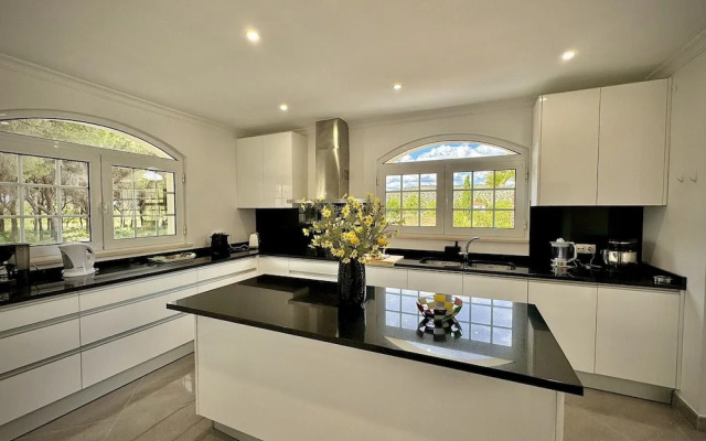 Quarteira Premium Villa by Homing