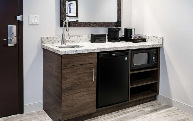 Embassy Suites by Hilton College Station, TX