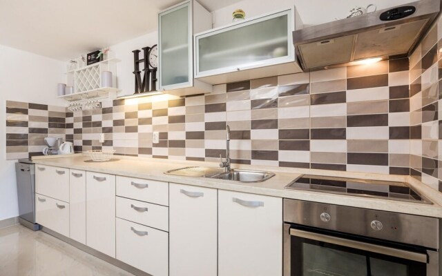 Stunning Home in Rab With Wifi and 3 Bedrooms