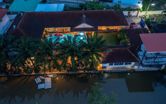 Pool Villa for Families and Party