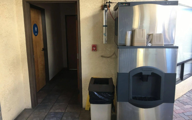 Seaport Village Inn Avalon