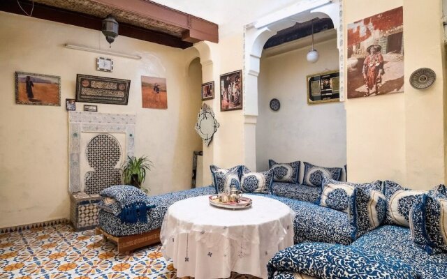 Family Room for 6 Peoples Sunny Riad Inside Medina Fes El Bali