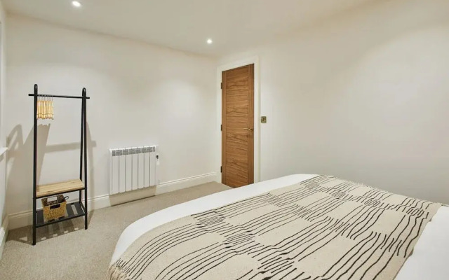 Host Stay Driftwood Apartment