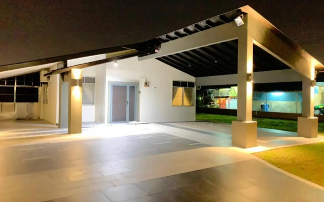 Traditional Villa with Modern Design 3R2B