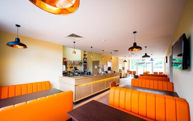 The Lodge At Perth Racecourse