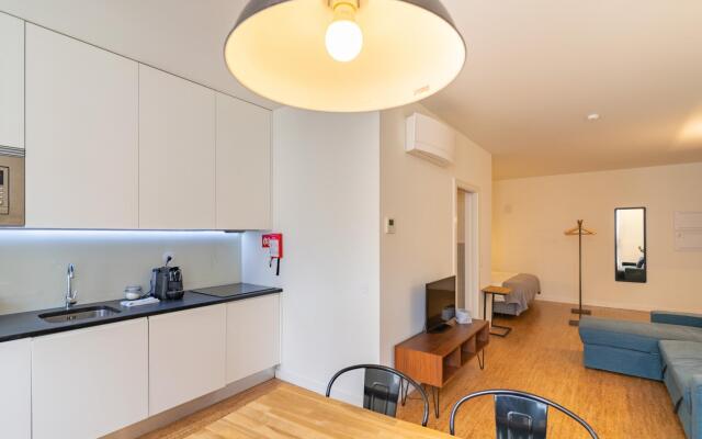 On Trend Nightlife Studio 103