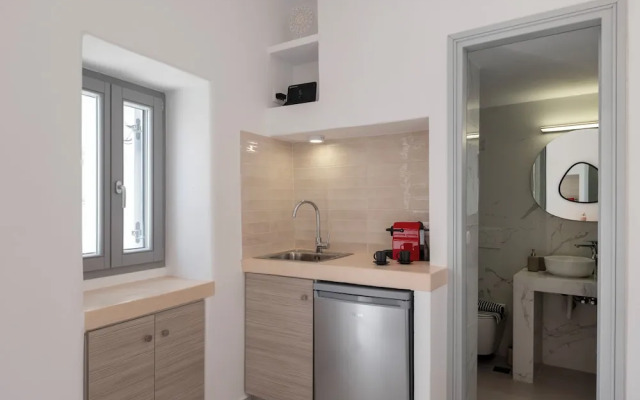 M&M Paros Studio