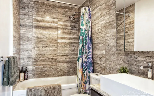 New Modern - DT King W Spacious 3BR