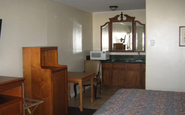 The Shores Inn and Beach Houses