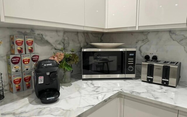 Modern 5-bed House in London Close Excel - Big Ben