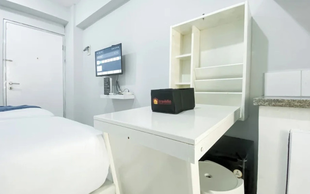 Stunning and Comfy Studio at Green Bay Pluit Apartment
