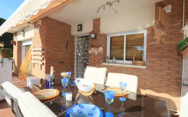 Villa Acogedora Para 8 Personas en Cambrils