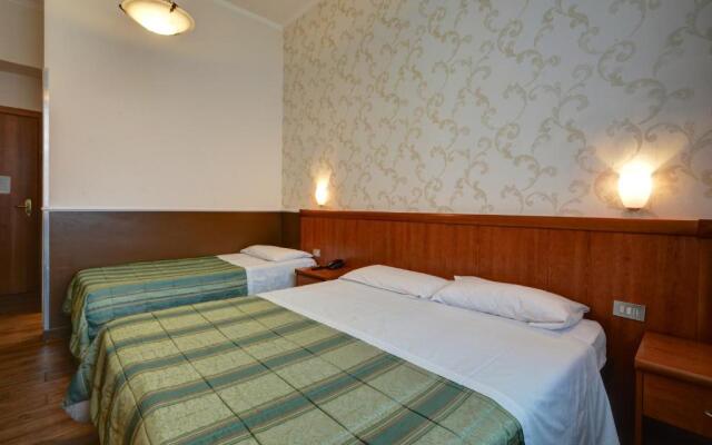 Hotel Universo