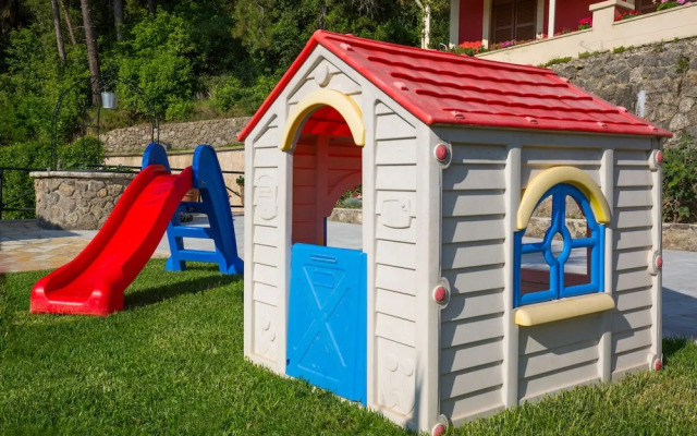 Niki Apartments
