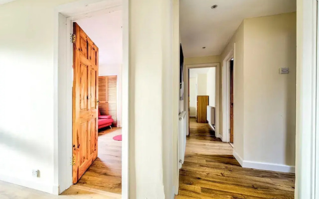 Naturally Well-lit and Serene Holiday Home w\ Parking