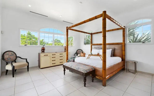 Ocean View 5BR Villa Steps to Beach Privatepool