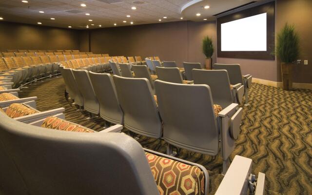 Crowne Plaza Indianapolis-Airport by IHG