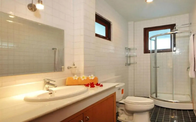 8 Bedrooms Twin Villas in Chaweng