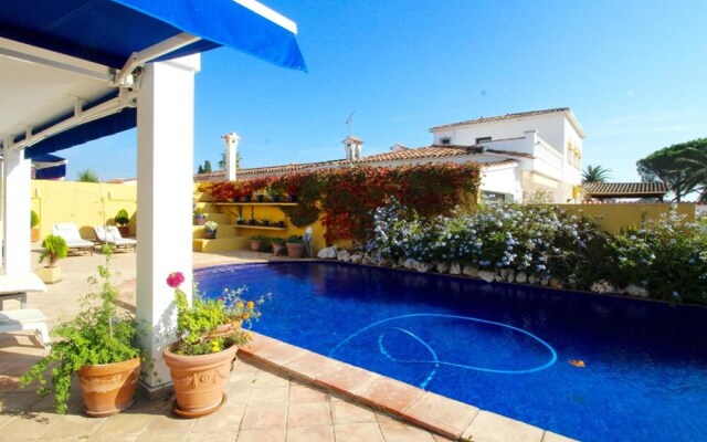 9001 - Villa Peni