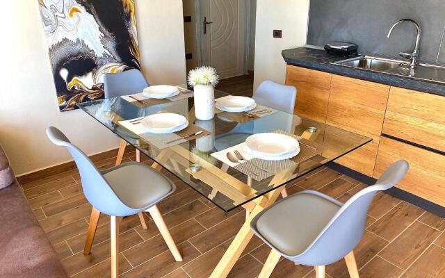 Eka Luxury Apartment
