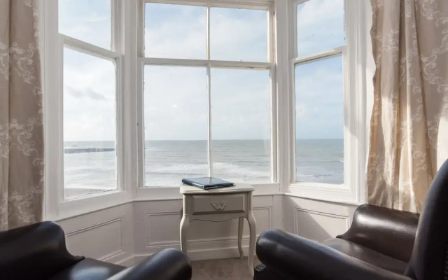 Marine Apartment
