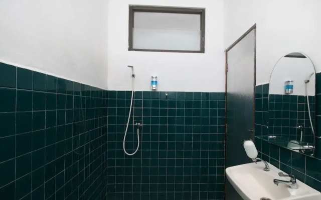 Airy Eco Syariah Senen Kramat Enam 28 Jakarta