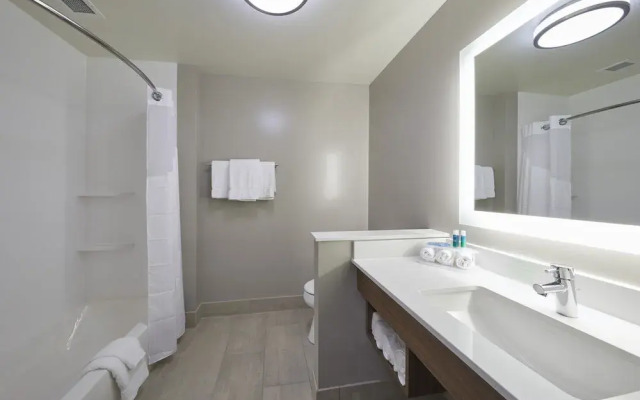 Holiday Inn Express &amp; Suites Hermiston Downtown
