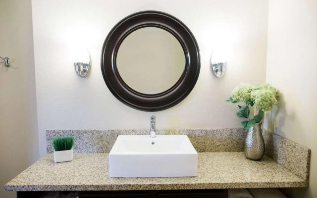 Eastland Suites Hotel & Conference Ctr, Trademark by Wyndham