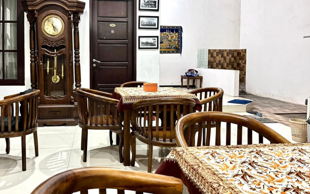 D Maktab Syariah Mitra RedDoorz Malang