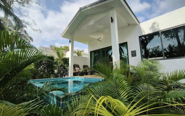 Bougain Villas Salad Beach