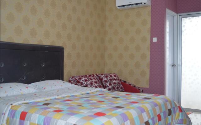Roomku at Bassura City Apartment