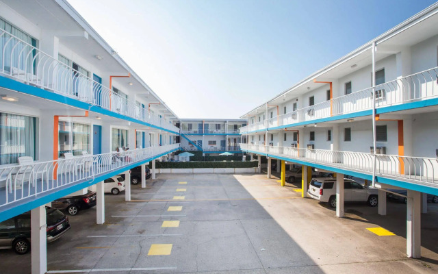 Hotel Cabana Oceanfront/ Boardwalk