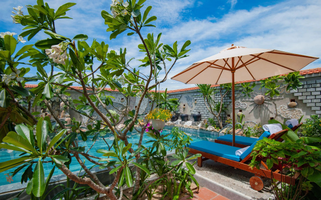 Yellow Daisy Villa