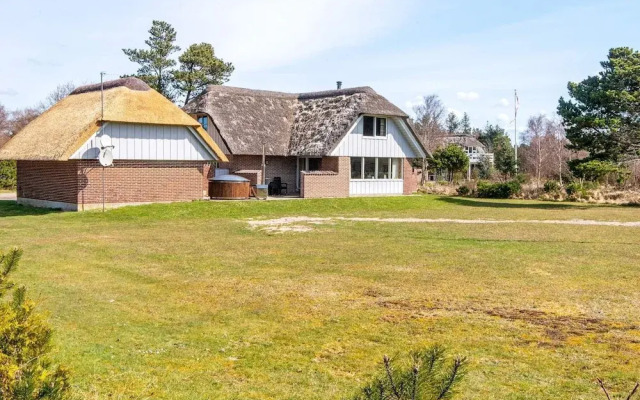 6 Person Holiday Home in Blavand